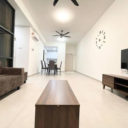 Апартаменты Quartz Near To Jonker Walk With Infinity Pool Cozy 3B2B Малакка Экстерьер фото