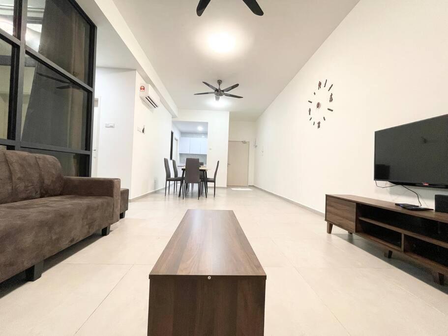 Апартаменты Quartz Near To Jonker Walk With Infinity Pool Cozy 3B2B Малакка Экстерьер фото