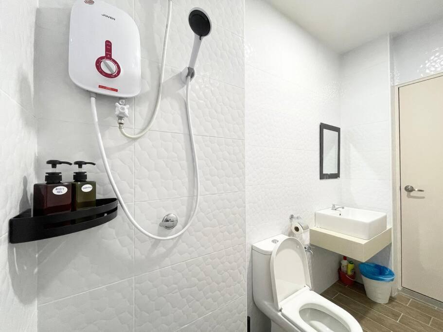 Апартаменты Quartz Near To Jonker Walk With Infinity Pool Cozy 3B2B Малакка Экстерьер фото