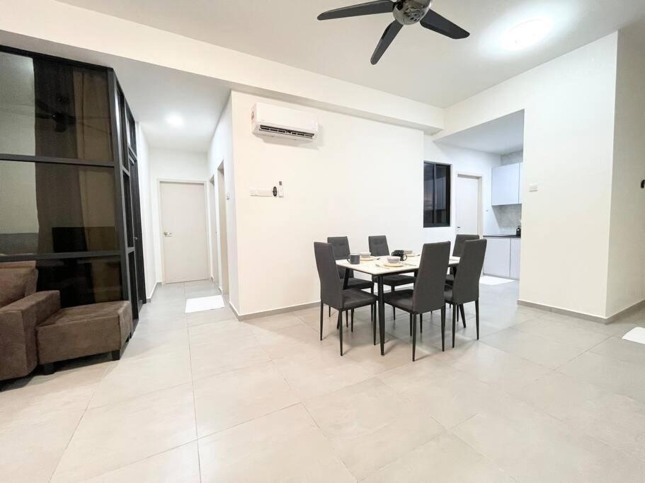 Апартаменты Quartz Near To Jonker Walk With Infinity Pool Cozy 3B2B Малакка Экстерьер фото